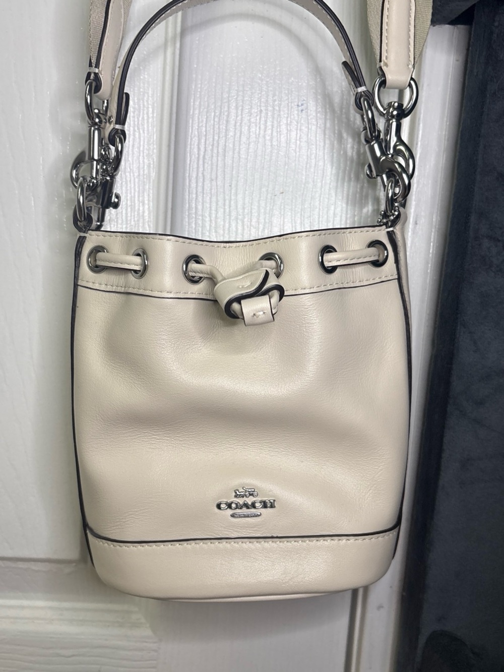 Coach Cream Leather Drawstring Shoulder Bucket Bag